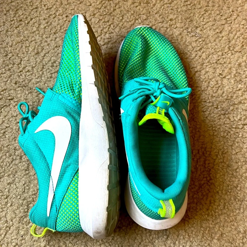 Nike Roche - Picture 3 of 3